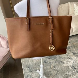 Michael Kors brown laptop purse!